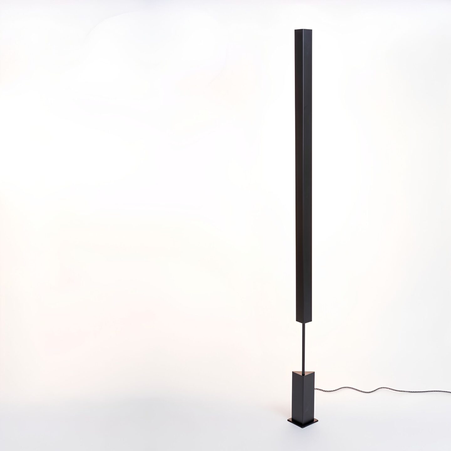 Basel Floor F1 Black